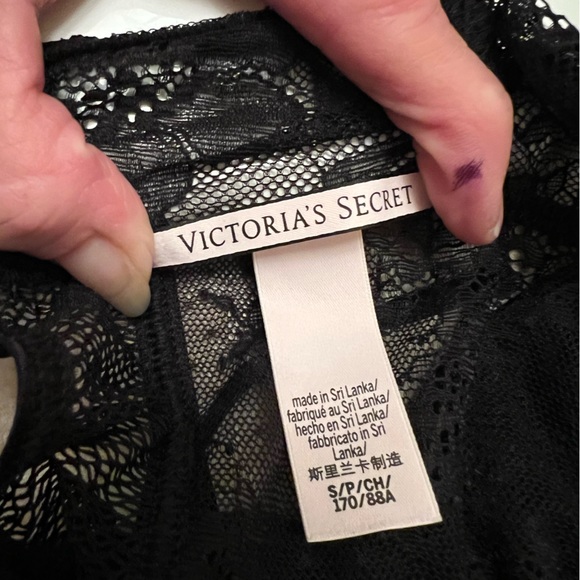 *** PRICE DROPPED $5 *** Victoria’s Secret Black Lace Lingerie - Picture 7 of 7